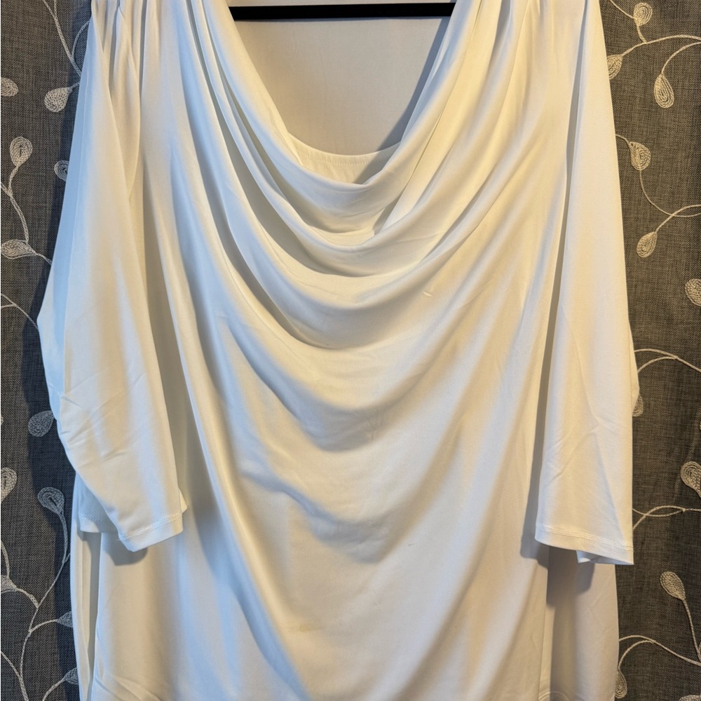 Premise Woman Black and Cream Apparel